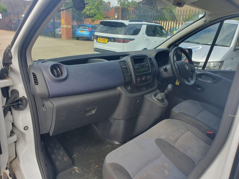VAUXHALL VIVARO
