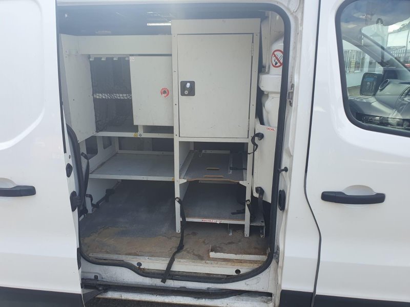 VAUXHALL VIVARO