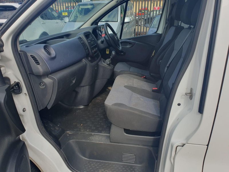 VAUXHALL VIVARO