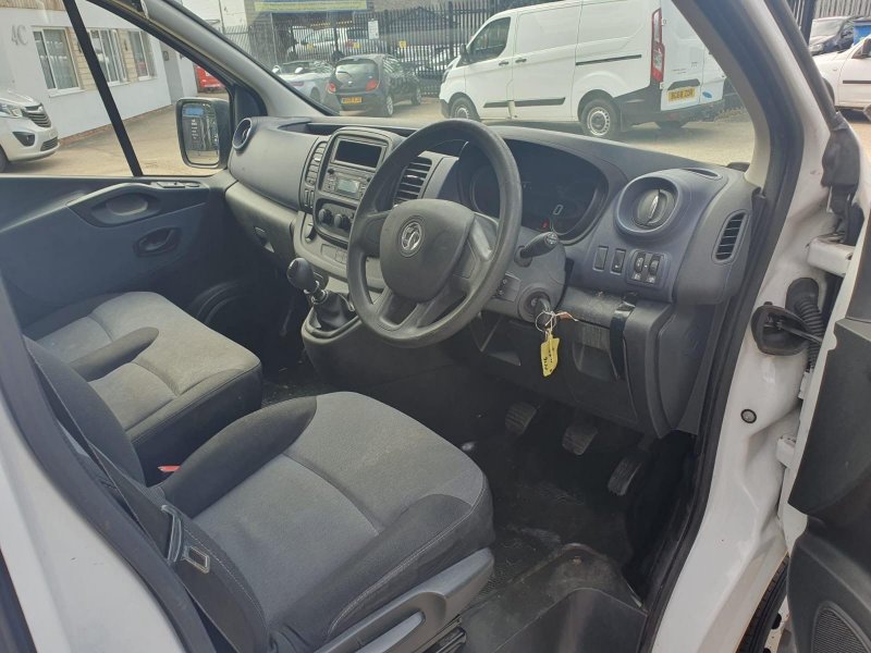 VAUXHALL VIVARO