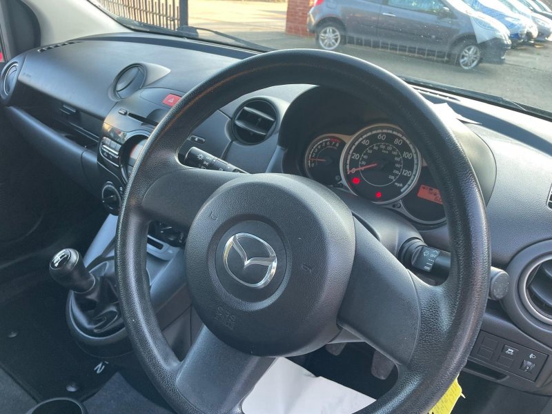 MAZDA MAZDA2