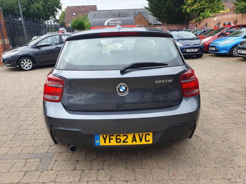 BMW 1 SERIES