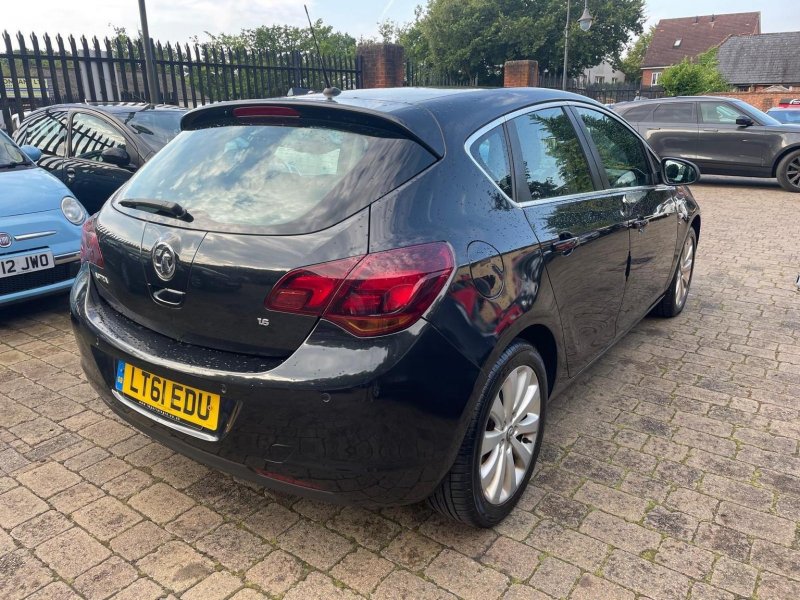 VAUXHALL ASTRA