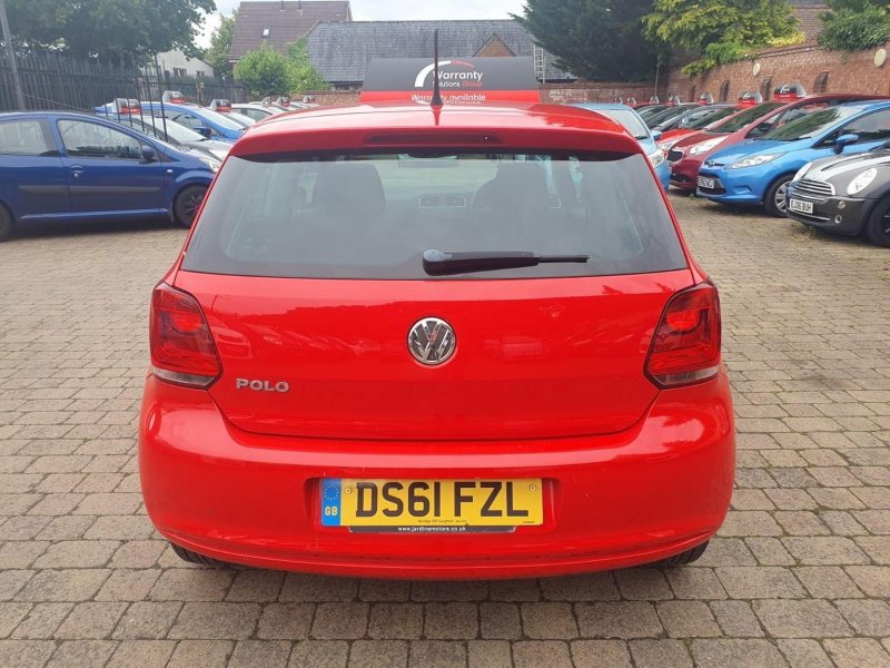 VOLKSWAGEN POLO