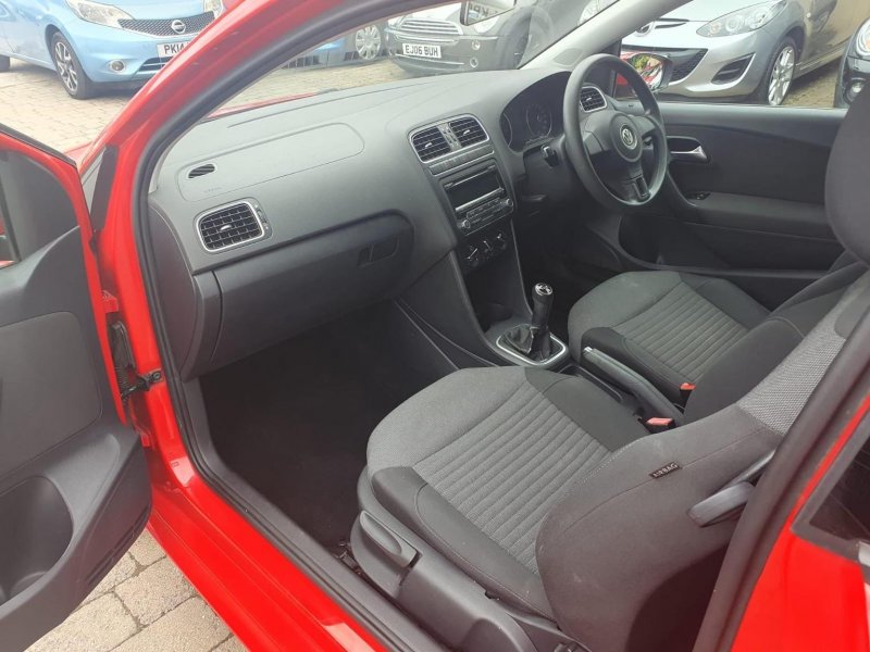 VOLKSWAGEN POLO