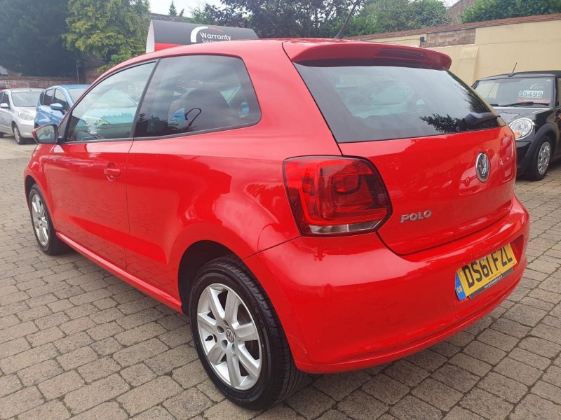 VOLKSWAGEN POLO