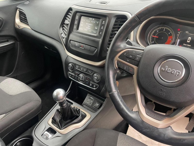 JEEP CHEROKEE