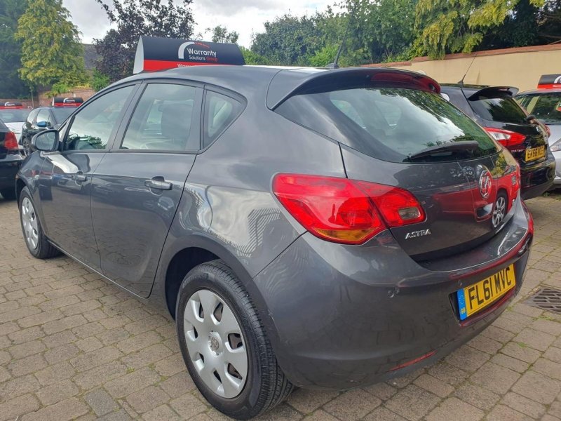 VAUXHALL ASTRA