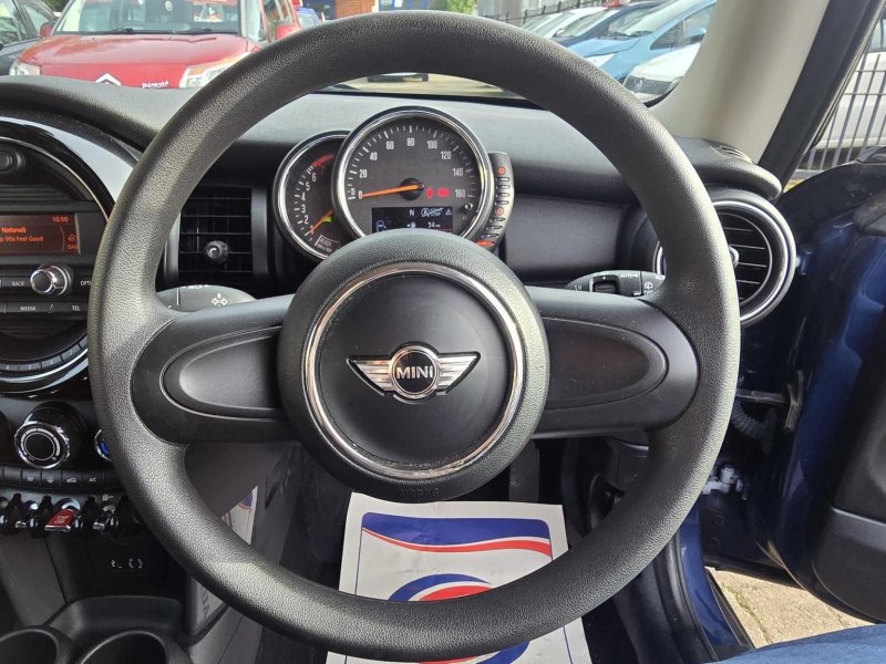 MINI HATCH