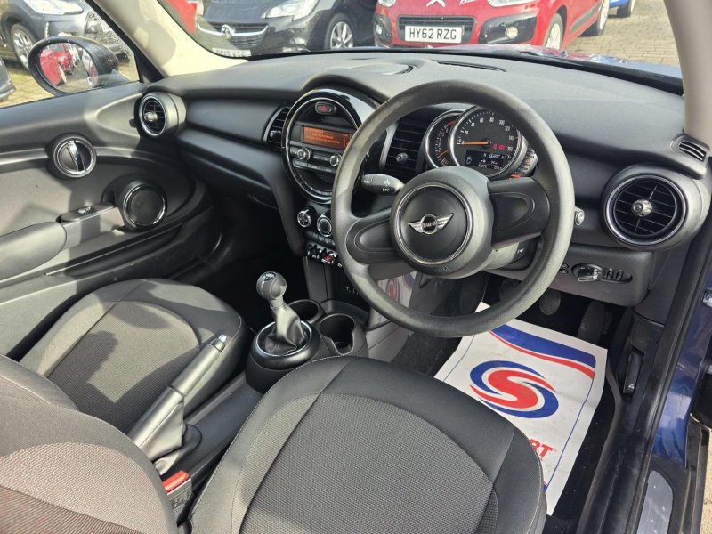 MINI HATCH
