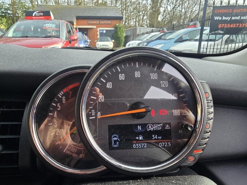 MINI HATCH