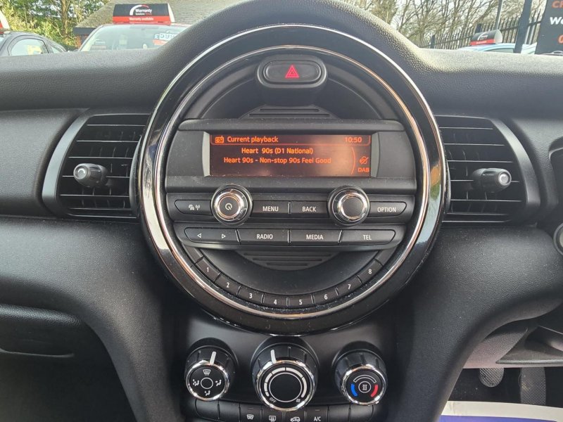MINI HATCH