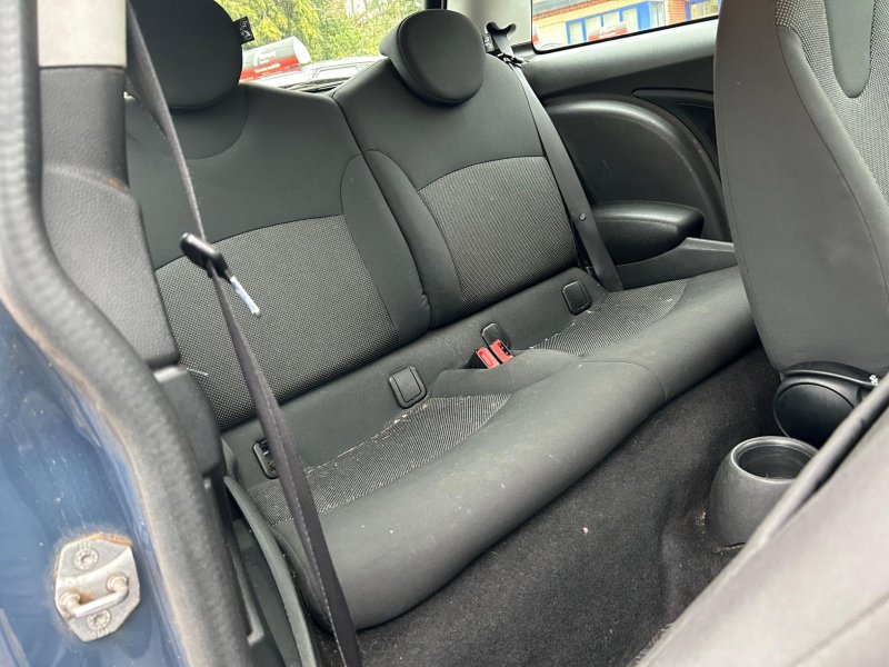 MINI HATCH