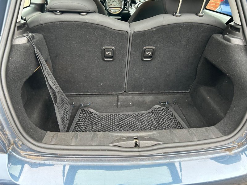 MINI HATCH