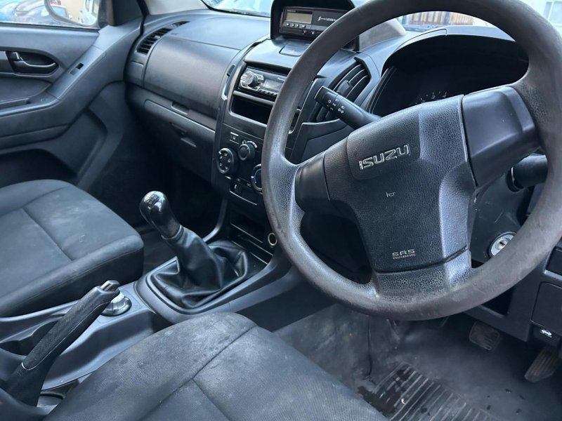 ISUZU D-MAX