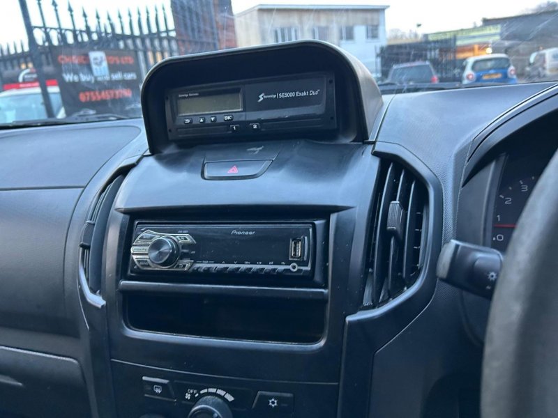 ISUZU D-MAX