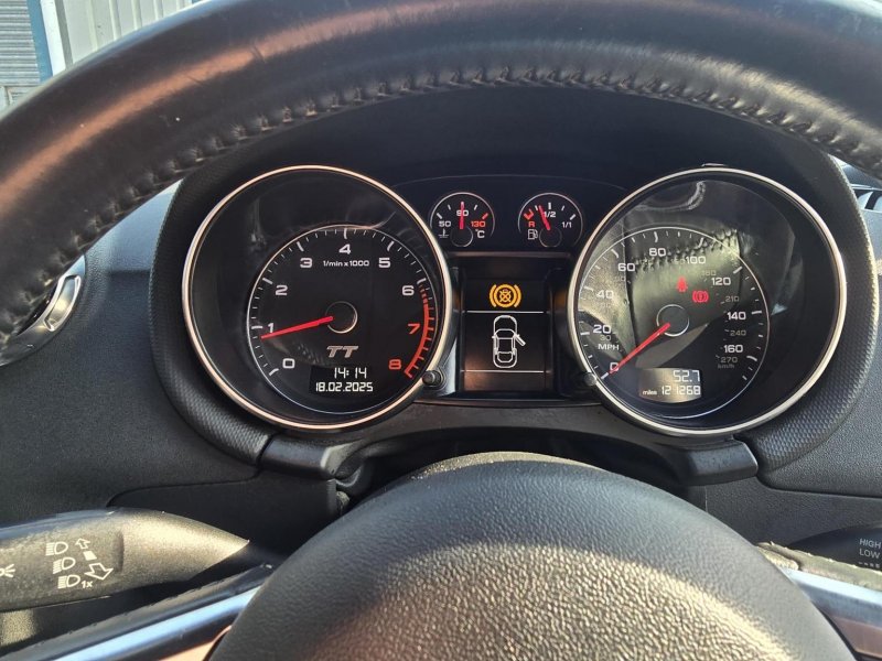 AUDI TT