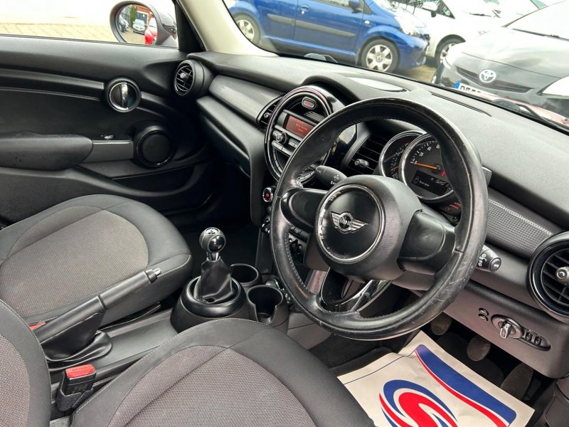 MINI HATCH