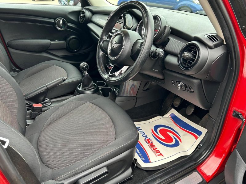 MINI HATCH
