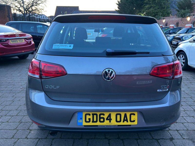 VOLKSWAGEN GOLF