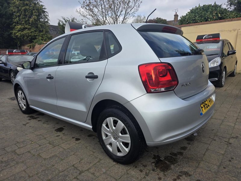 VOLKSWAGEN POLO