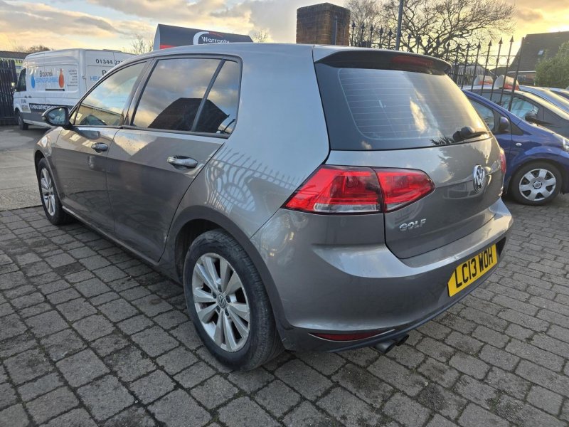 VOLKSWAGEN GOLF