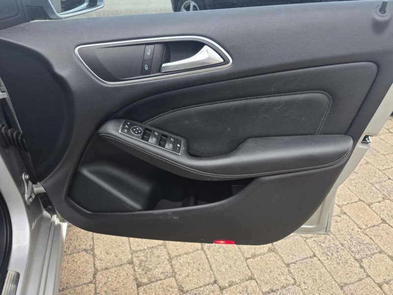 MERCEDES-BENZ B CLASS