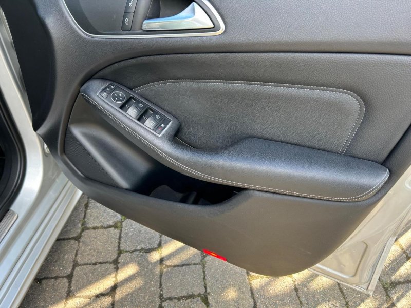 MERCEDES-BENZ B CLASS