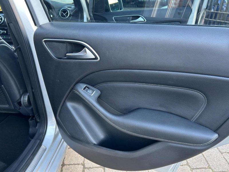 MERCEDES-BENZ B CLASS