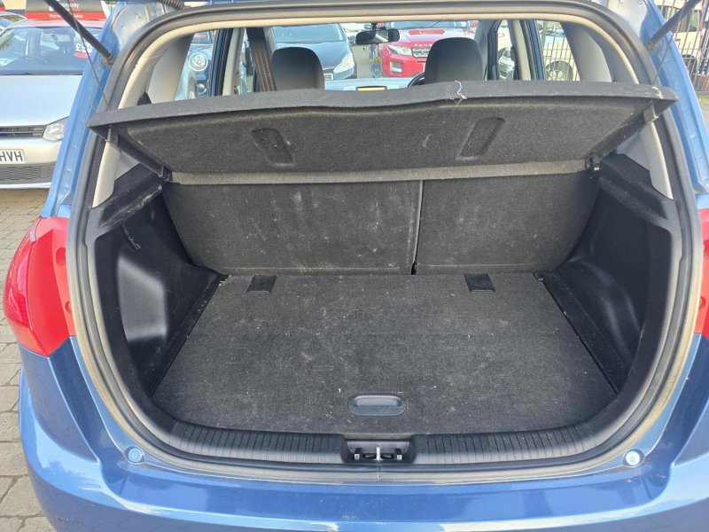 KIA VENGA