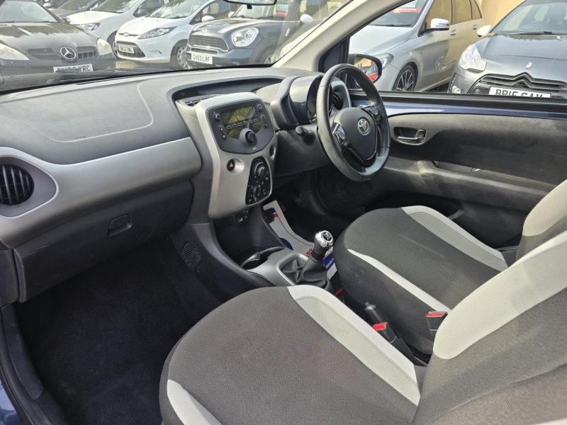 TOYOTA AYGO