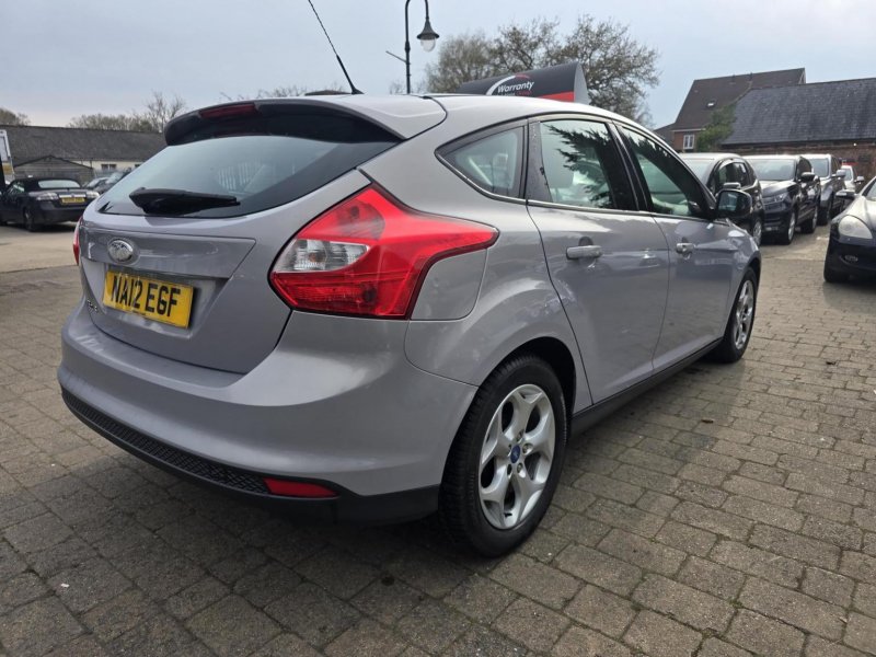 FORD FOCUS