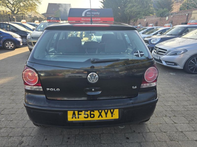VOLKSWAGEN POLO