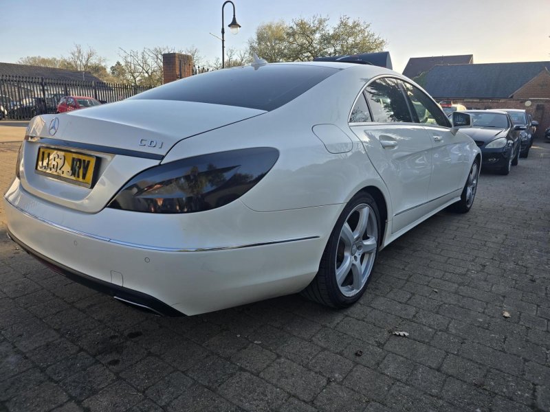 MERCEDES-BENZ CLS