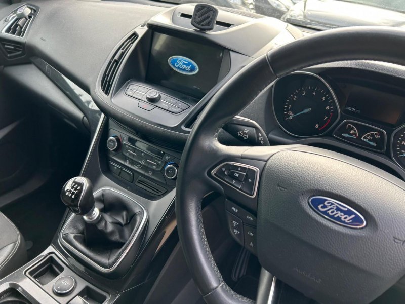 FORD KUGA