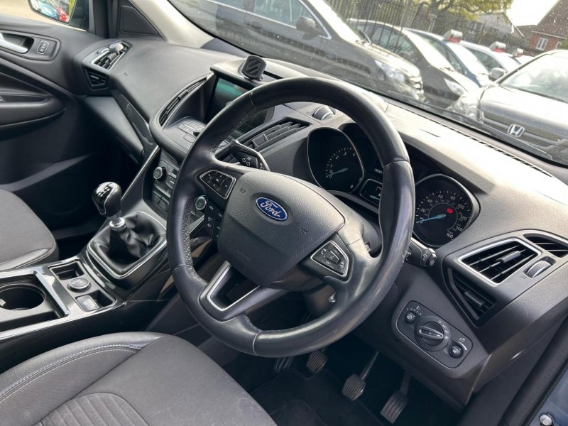 FORD KUGA